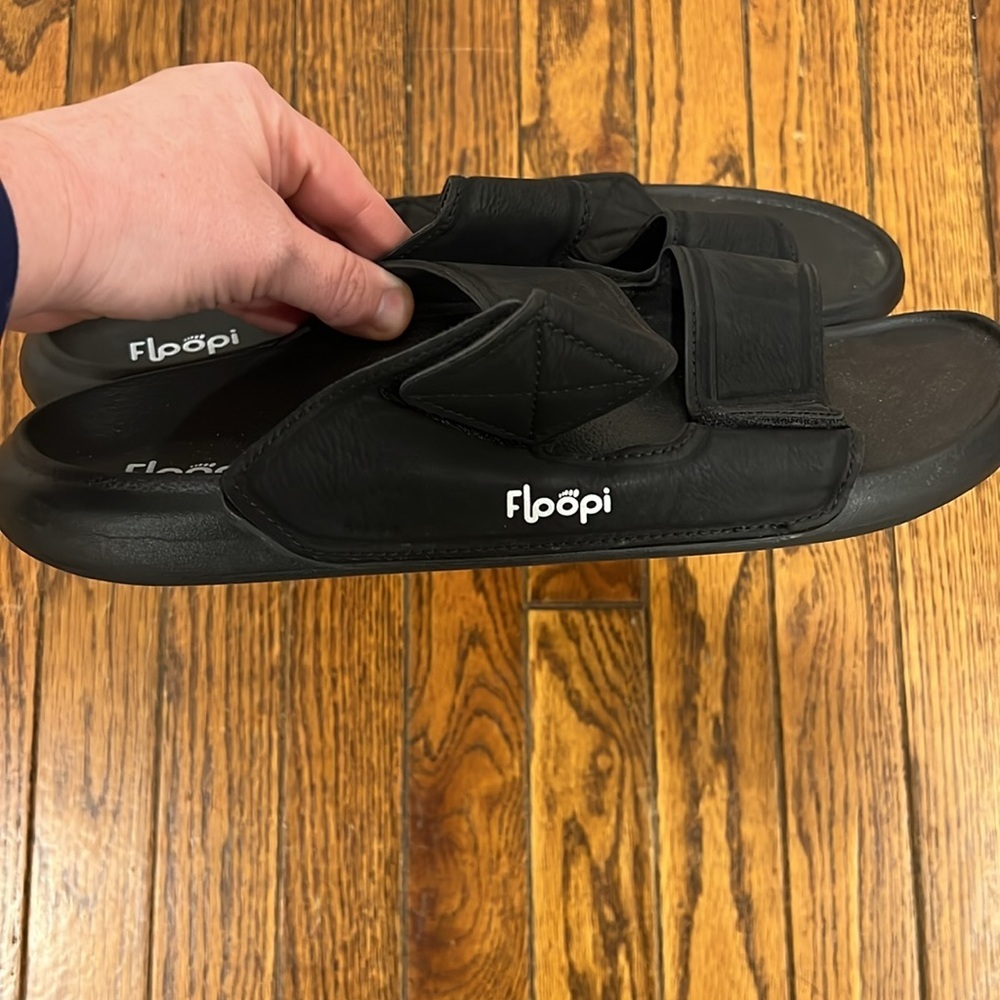 Floopi Sandals - Picture 2 of 3